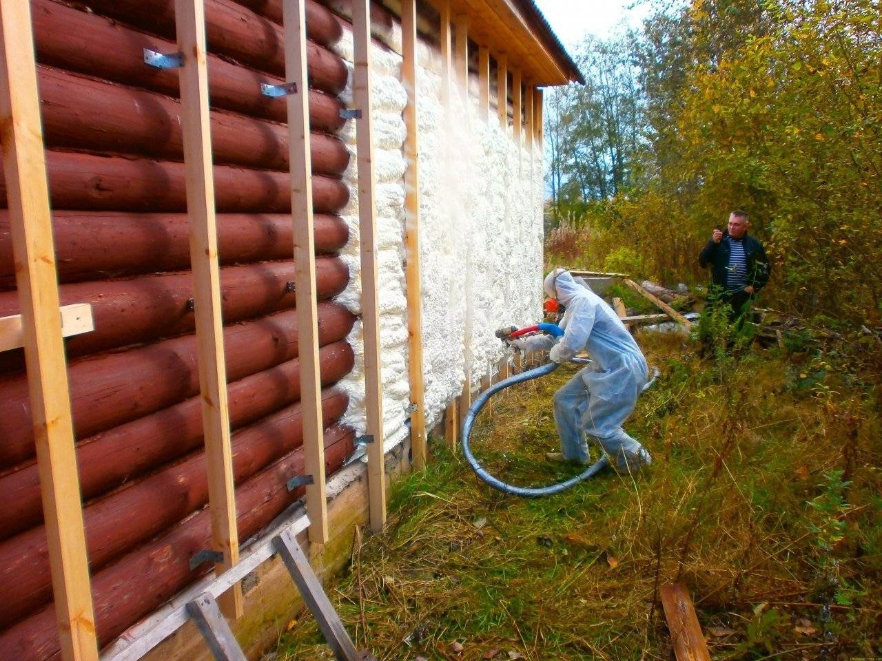 Утепление деревянного дома пеной―виды и способы