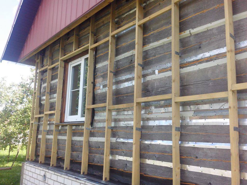 Как крепить сайдинг на деревянный дом: инструкция и видео