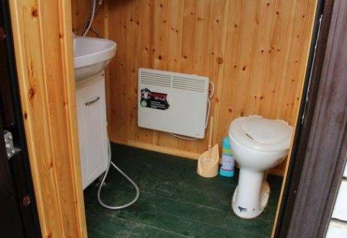 Как утеплить туалет в деревянном доме