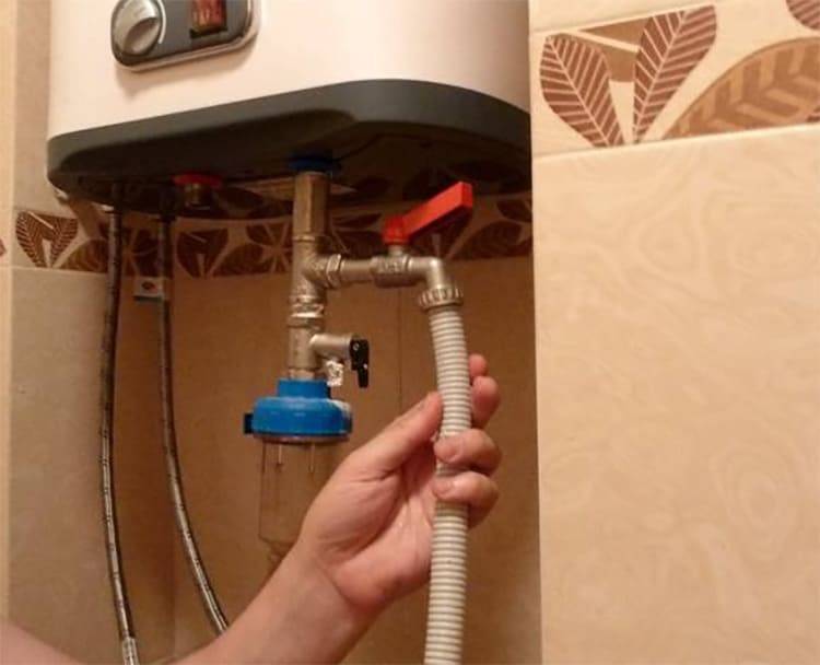 Как слить воду с водонагревателя: как слить воду с бойлера