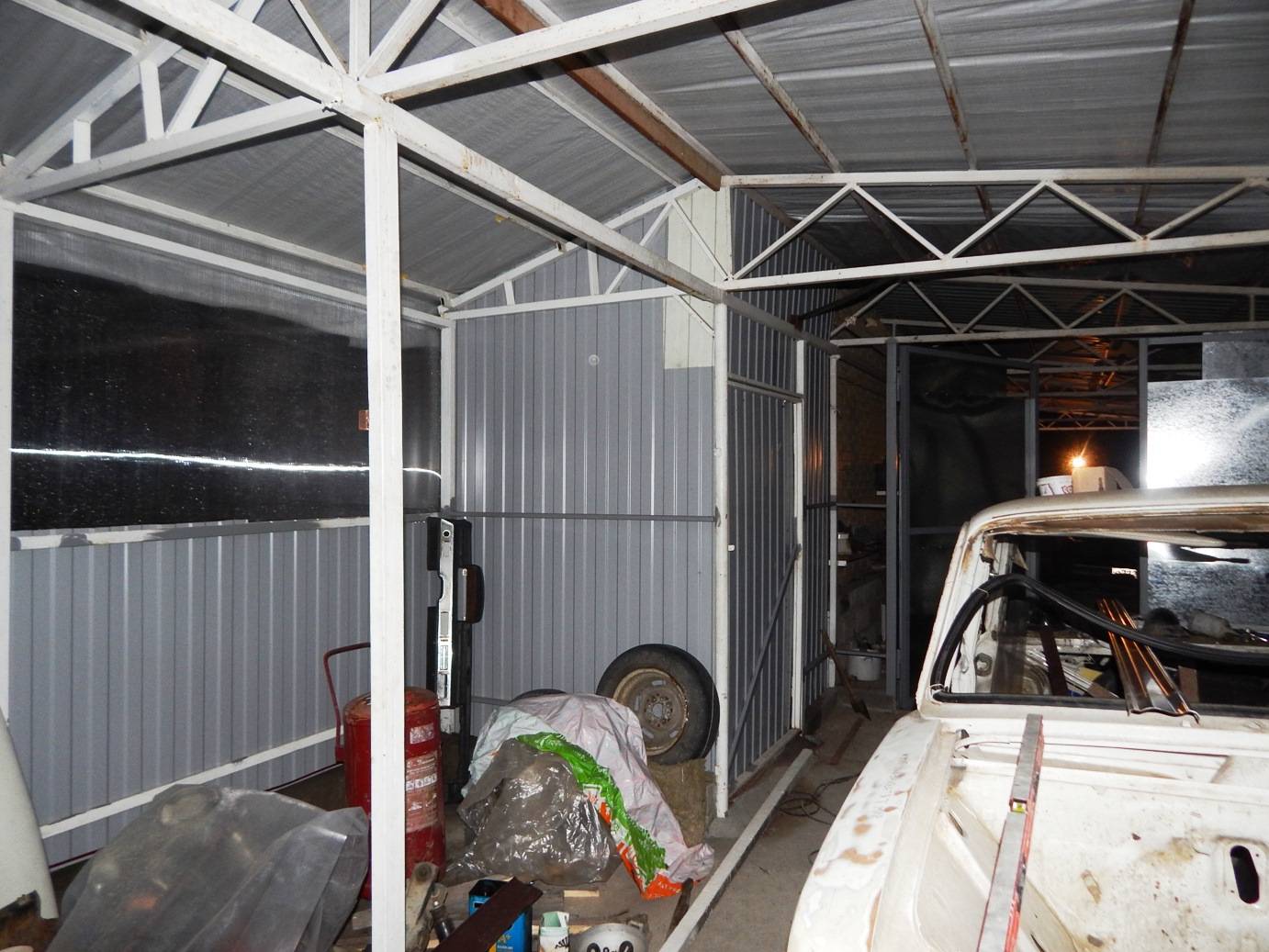Как и чем утеплить крышу гаража снаружи и изнутри - популярные способы
