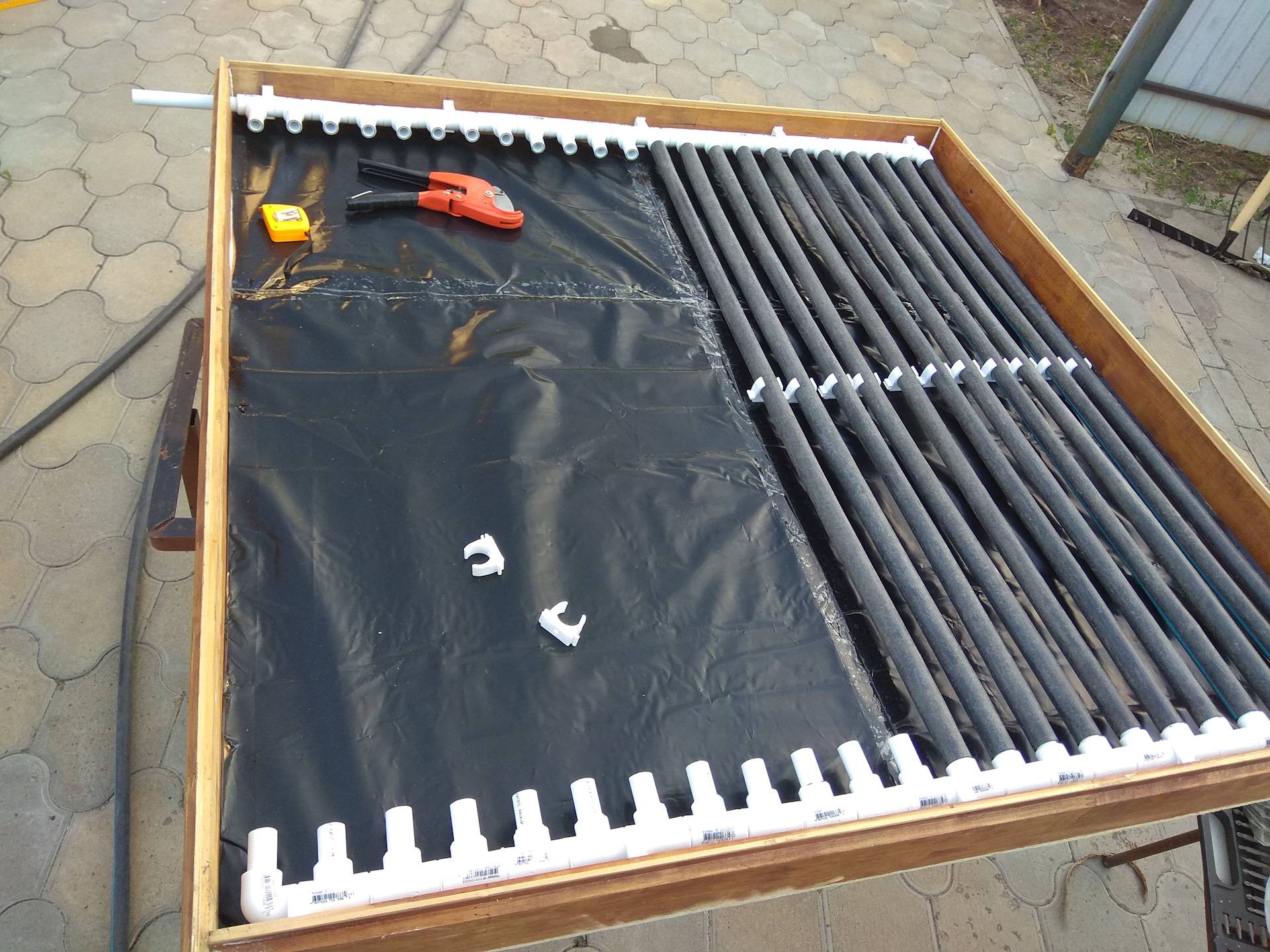 Солнечный коллектор из шланга: мастерим бюджетный водонагреватель