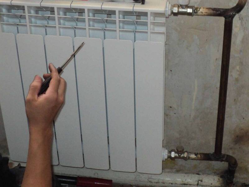 Как установить биметаллический радиатор отопления своими руками?