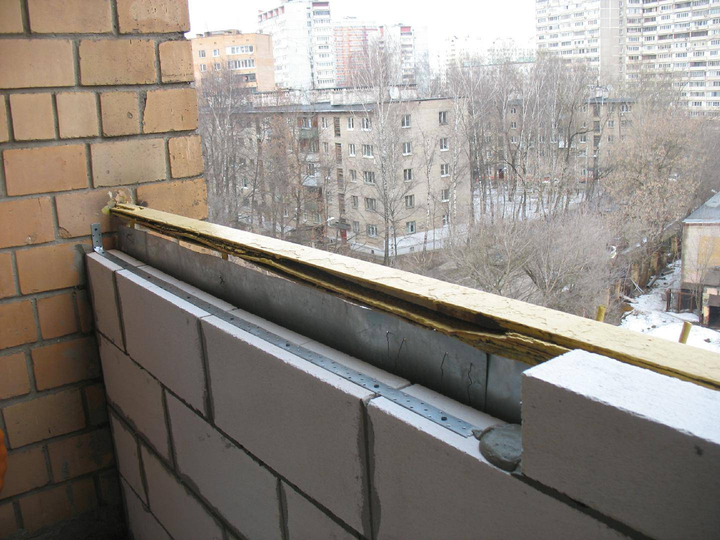 Кладка пеноблоков на балконе: достоинства материала, виды и технология