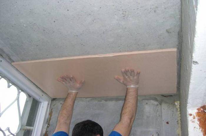 Как утеплить потолок на балконе и в квартире своими руками