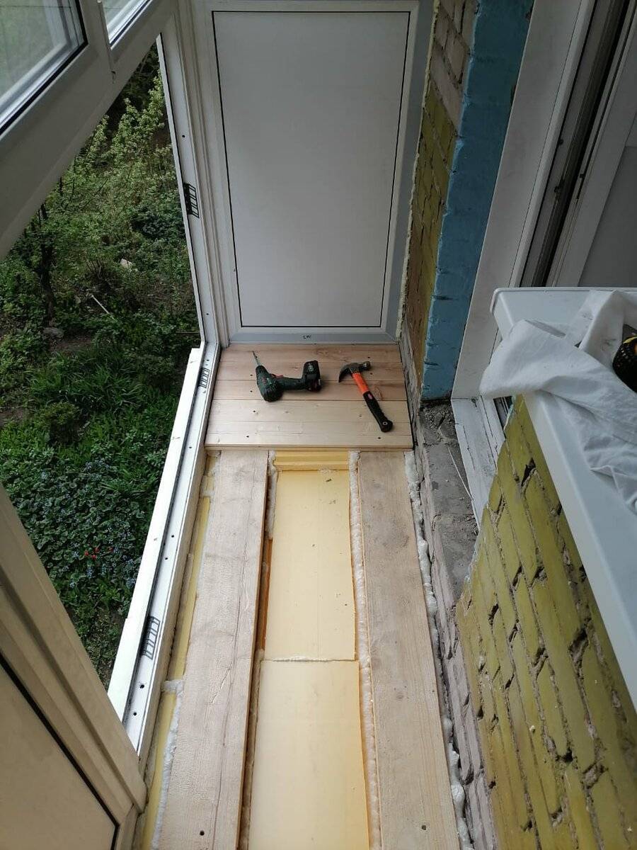 Французский балкон с ковкой своими руками, установка, утепление