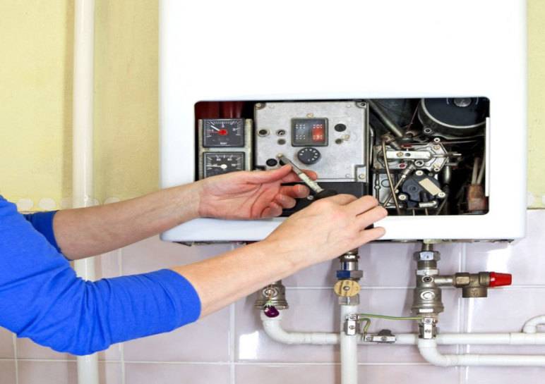Слабый напор горячей воды из газовой колонки: обзор причин + инструкция по прочистке