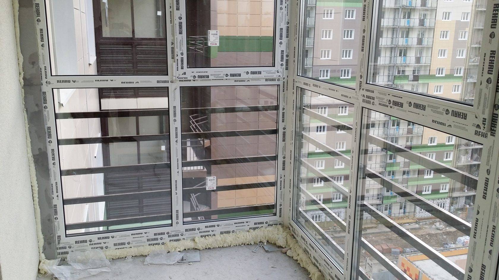 Французский балкон: остекление своими руками