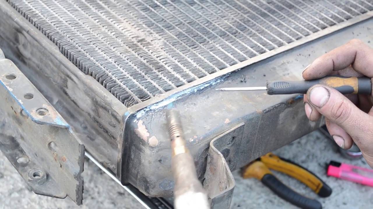 Как запаять алюминиевый радиатор автомобиля и заклеить пластиковые части в домашних условиях