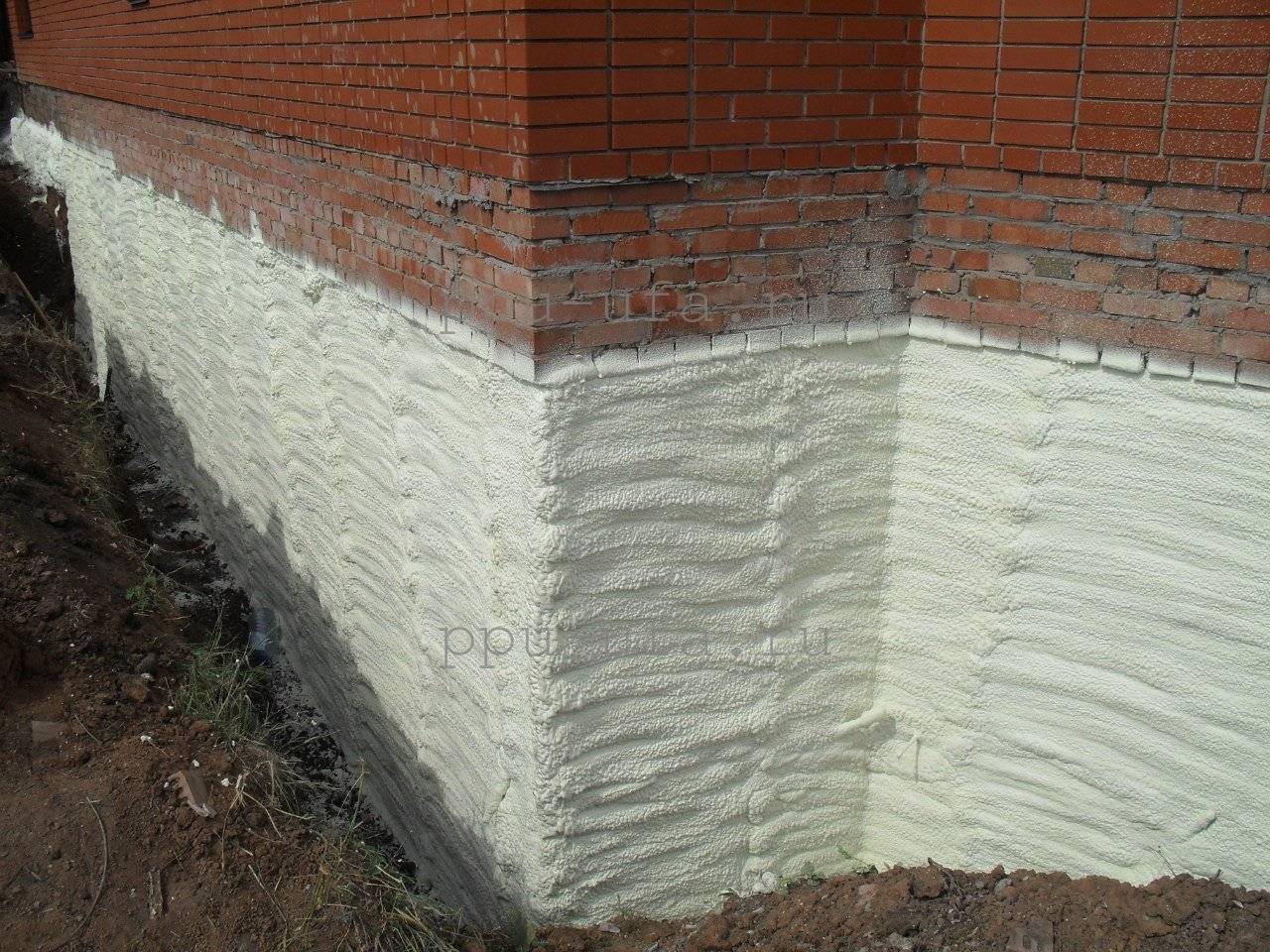 Утепление пенополиуретаном: фундамент, подвал, стена, лист пенополиуретан, теплоизоляция, напыление плюсы, минусы