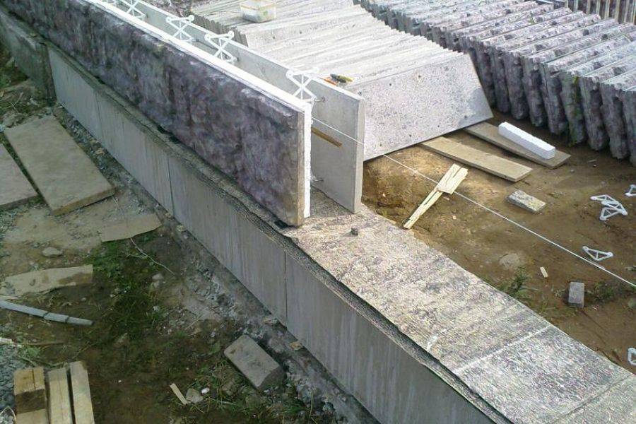 Дом из бетона: стоит ли строить, плюсы и минусы заливной конструкции
